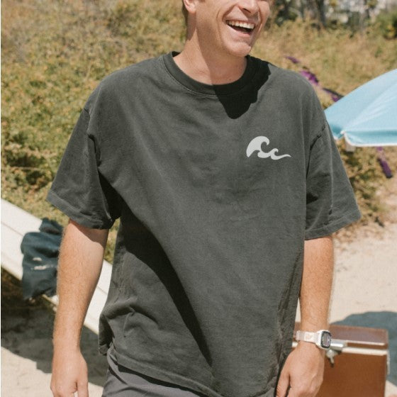 Retro Surfing Travel T-Shirt – Marine Life Print Tee | Unique Travel Gift for Travel Lovers & Adventurers -  Travel gifts