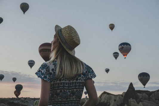 Women travel gift accessories and essentials for upcoming holiday – travel gift ideas UK