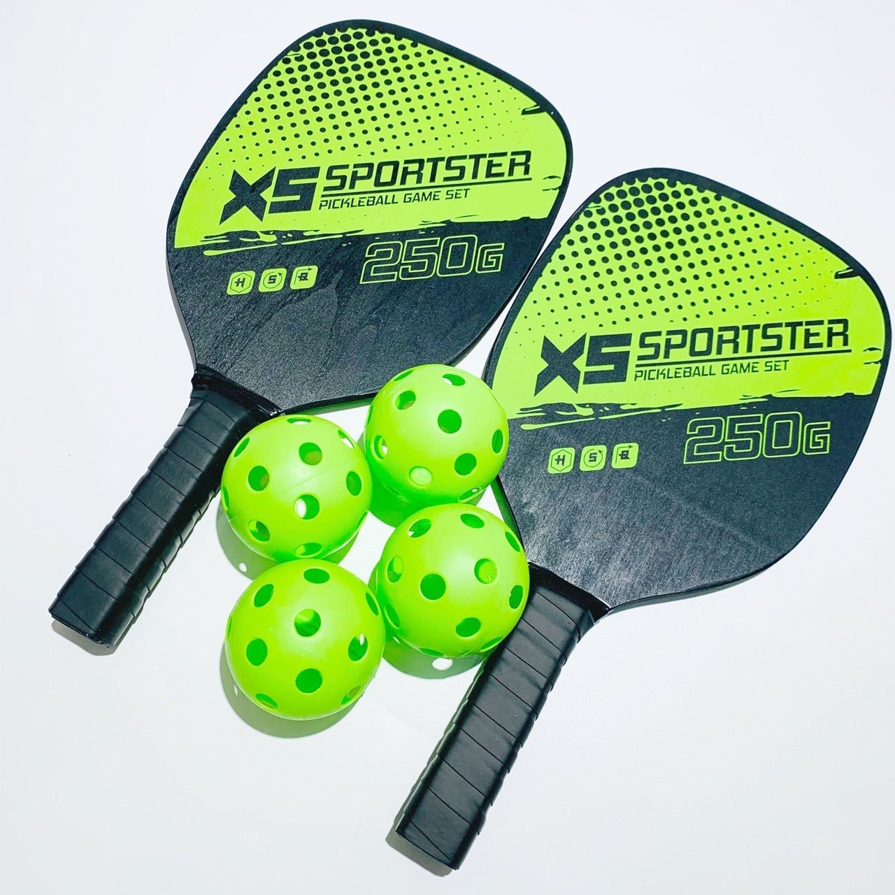 Pickleball Set with 2 Pickleball Rackets & 4 Balls – Easy-to-Carry Set for Camping & Outdoor Trips