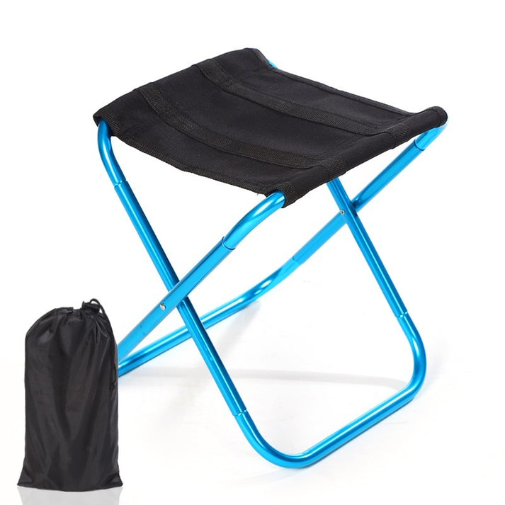 Foldable outdoor chair for camping